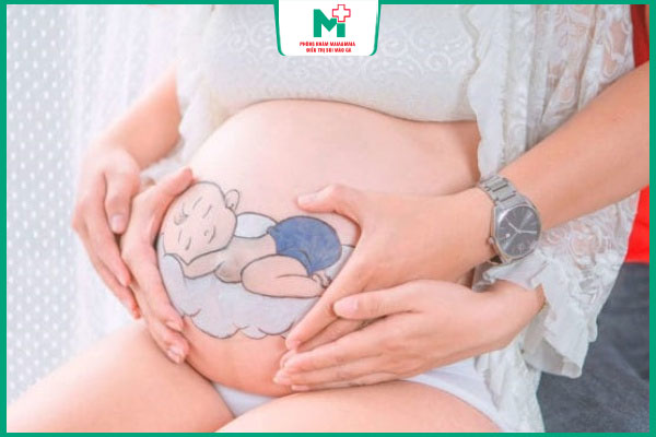 mẹ mang thai lây cho con