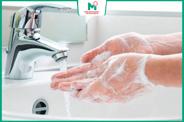 rửa tay sạch sẽ
